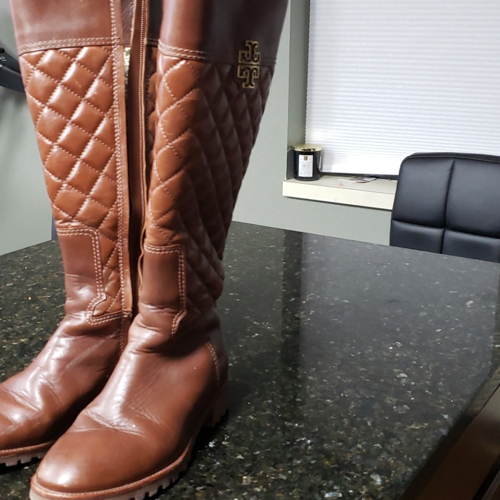 Boots - Picture 6 of 8